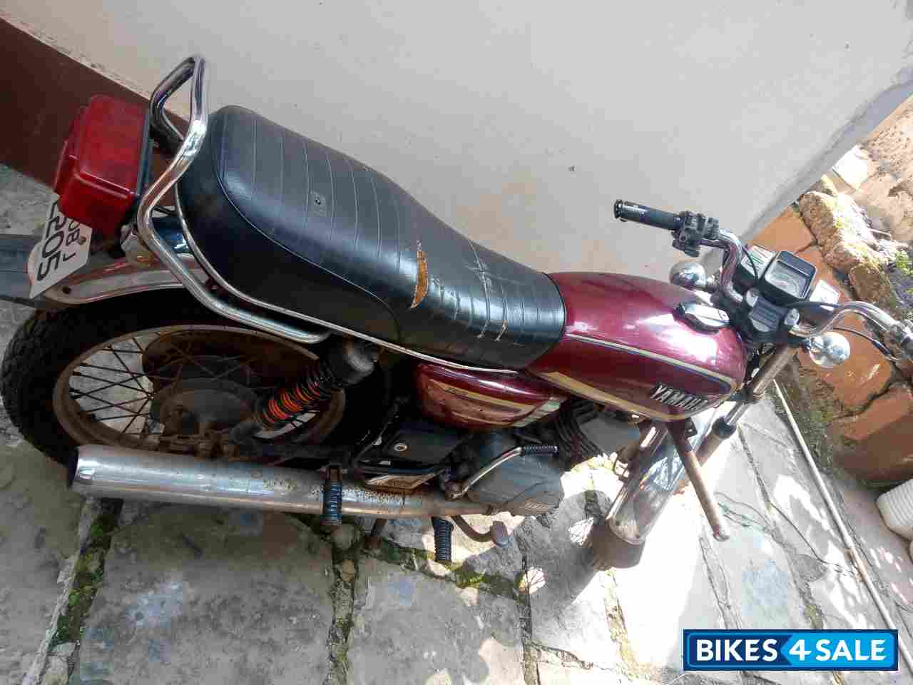 Maroon Yamaha RX 135