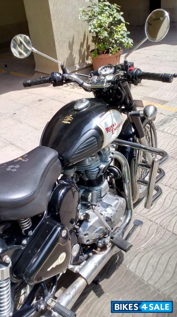 Black Royal Enfield Classic 350 Black Royal Enfield Classic 350