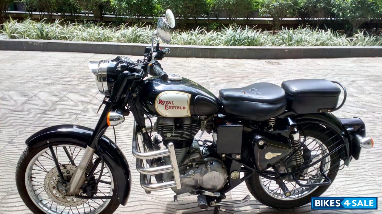 Black Royal Enfield Classic 350 Black Royal Enfield Classic 350