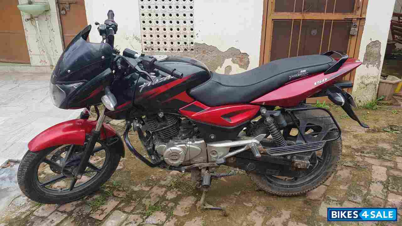 Black Red Bajaj Pulsar 150 DTSi
