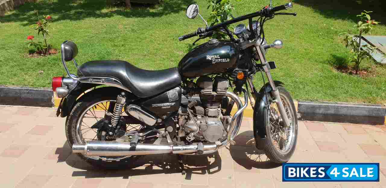 Black Royal Enfield Thunderbird 350