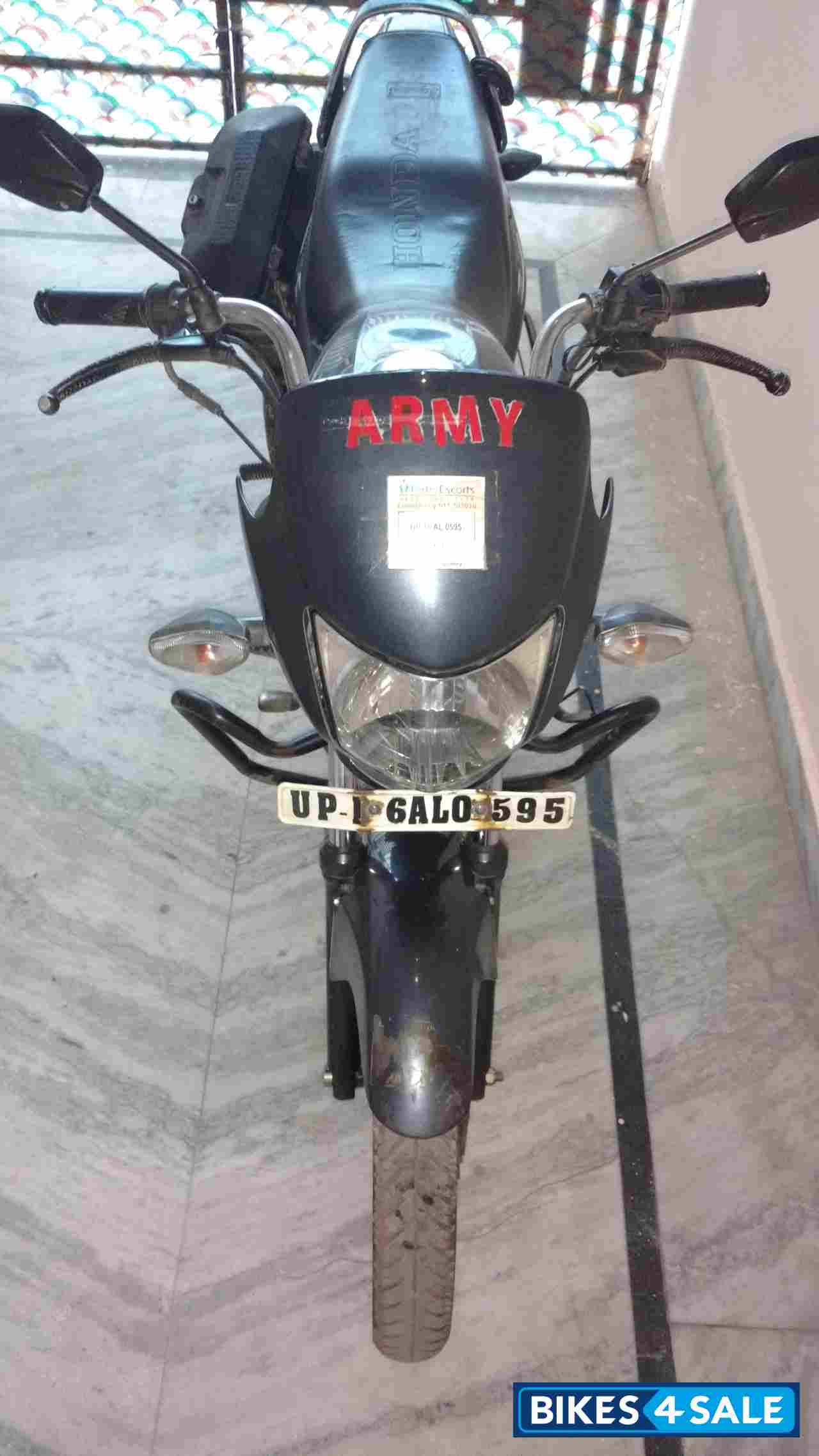 Grey Honda Dream Yuga Grey Honda Dream Yuga