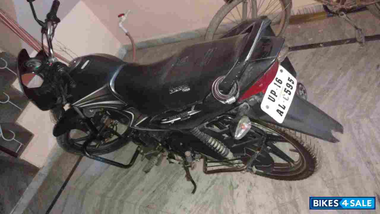 Grey Honda Dream Yuga Grey Honda Dream Yuga