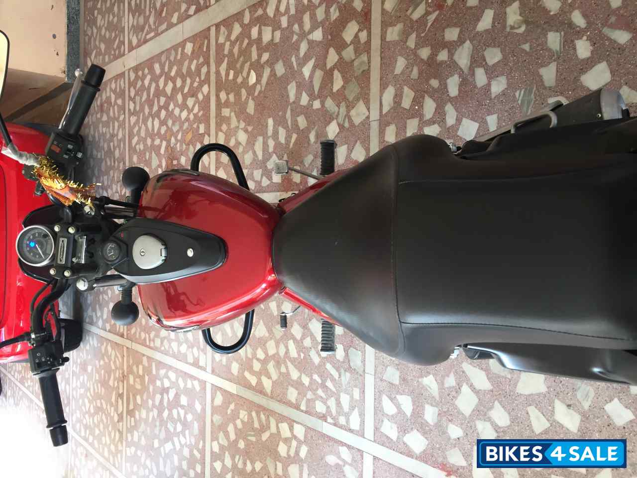 Red Bajaj Avenger Street 180