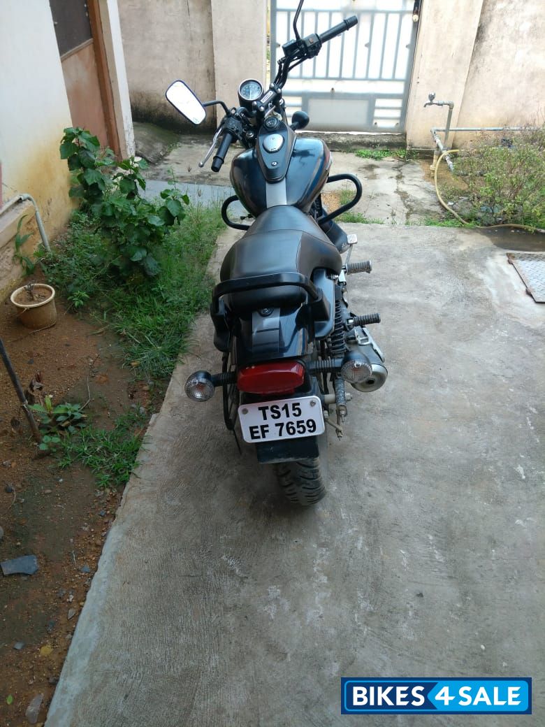 Bajaj Avenger Street 220