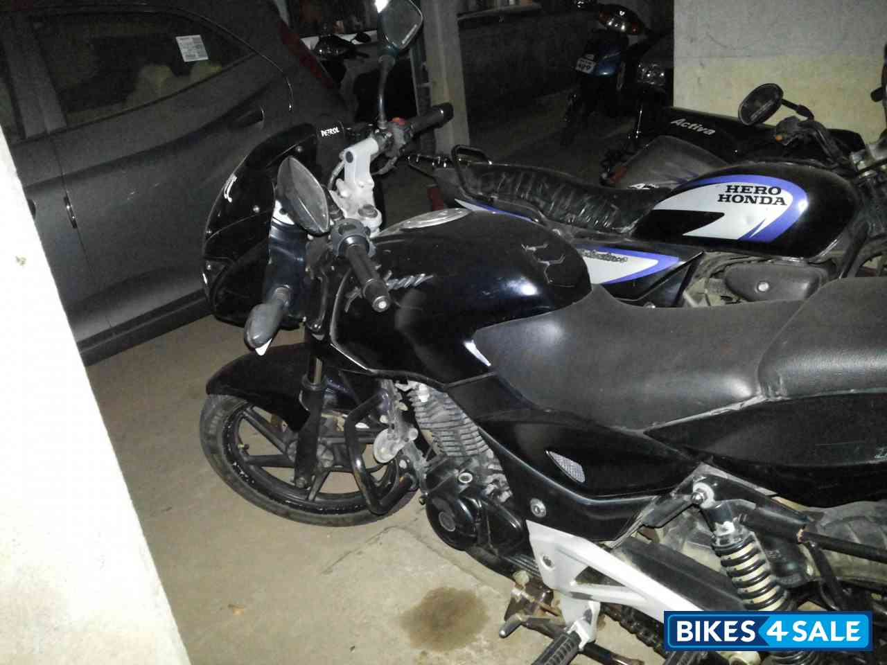 Black Bajaj Pulsar 180 DTSi Black Bajaj Pulsar 180 DTSi