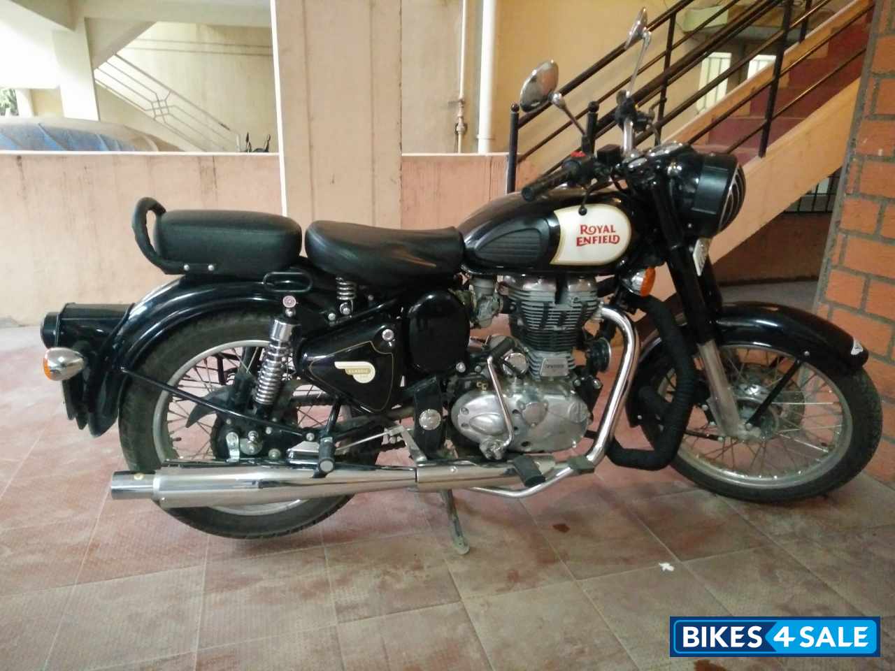 Black Royal Enfield Classic 350 Black Royal Enfield Classic 350