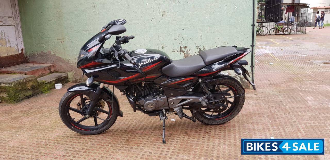 Bajaj Pulsar 220 DTSFi