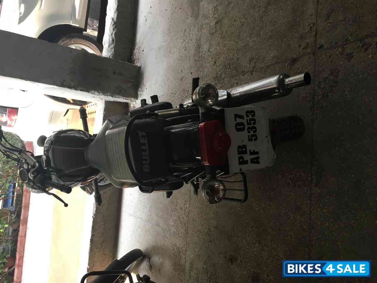 Black Royal Enfield Bullet 350 Twinspark