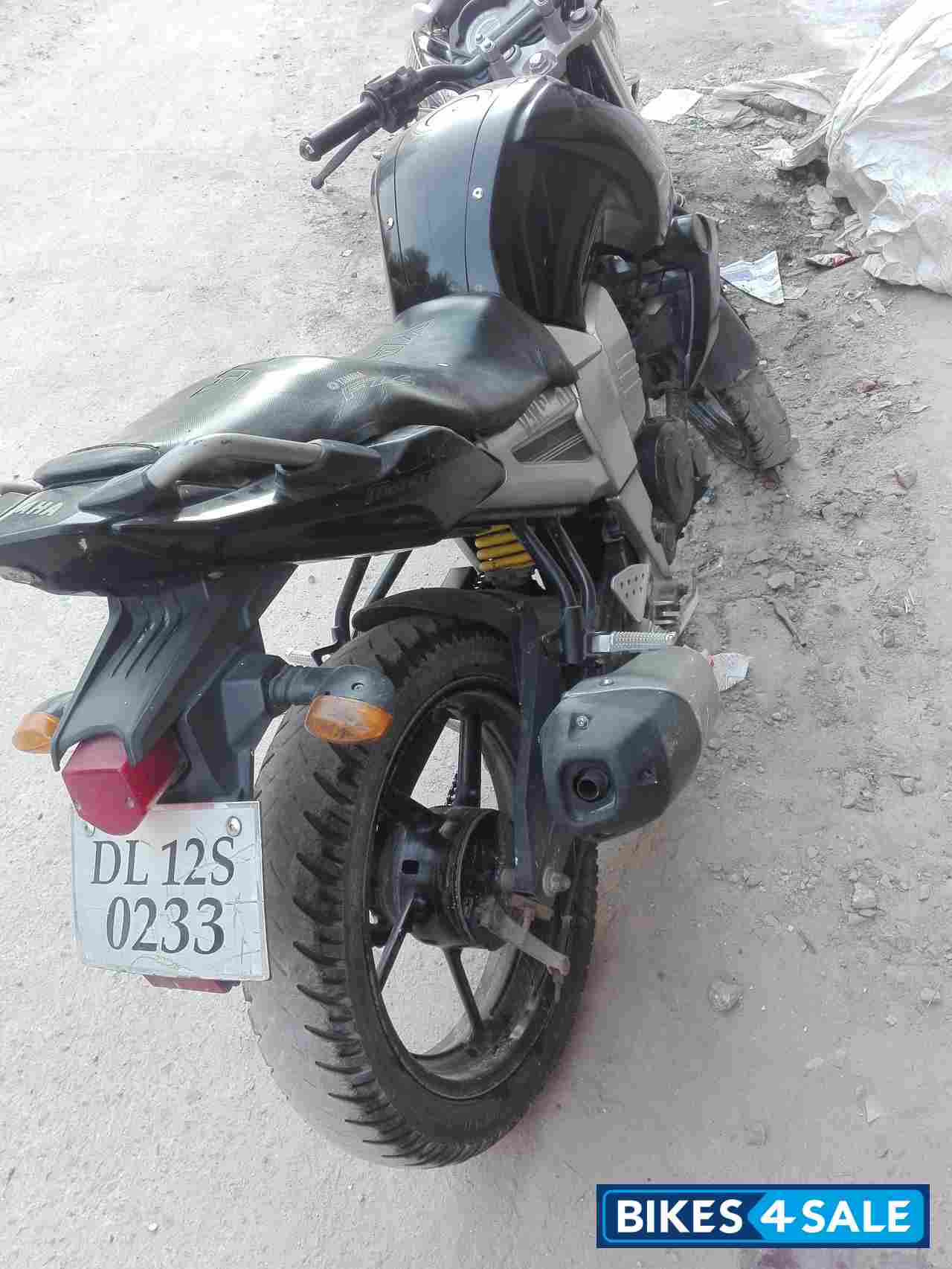 Black Yamaha FZ16 Black Yamaha FZ16