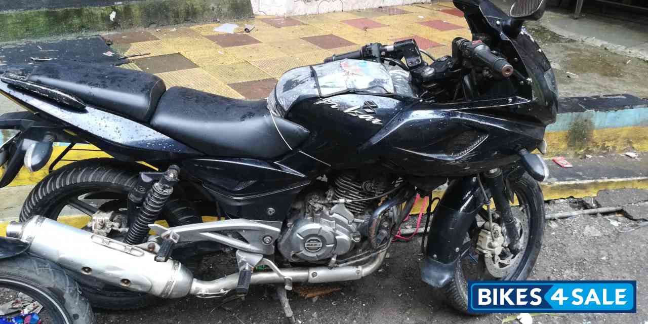 Bajaj Pulsar 220F