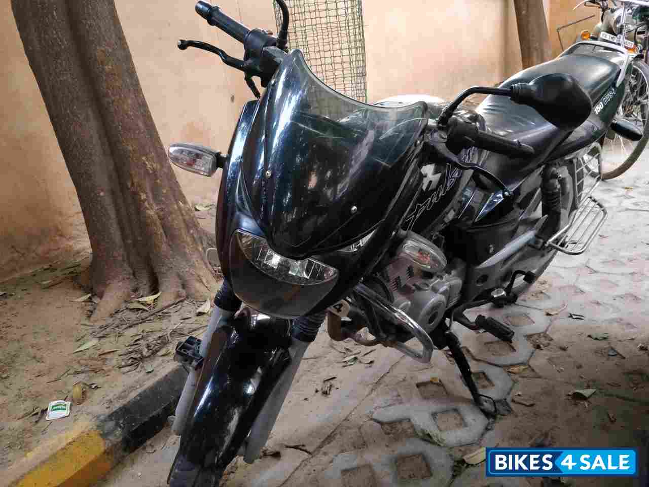 Black Bajaj Pulsar 150 DTSi