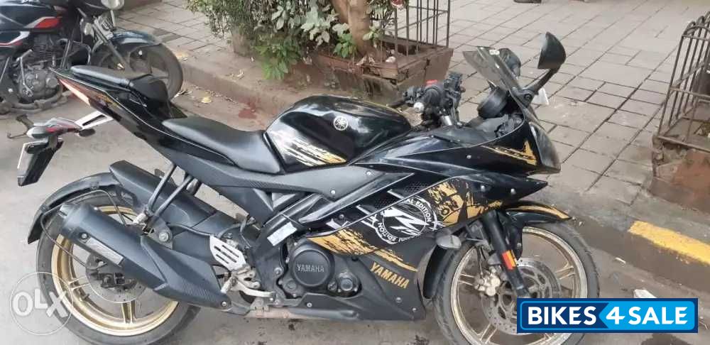 Golden Black Yamaha YZF R15
