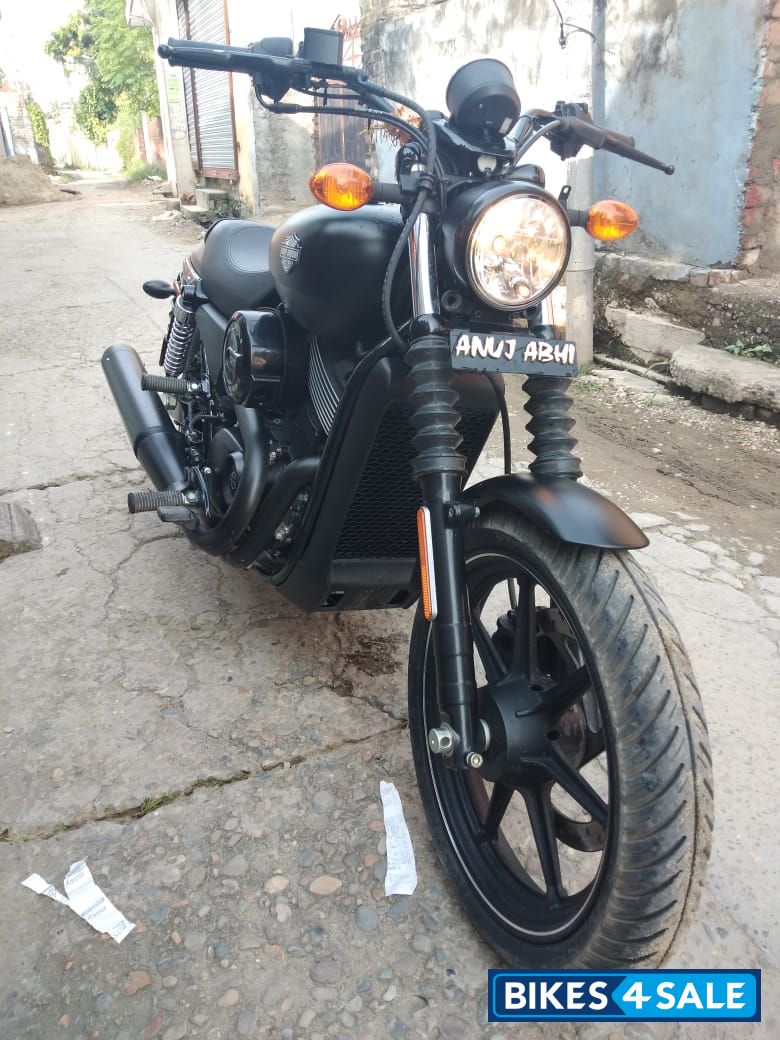 Met Black Harley Davidson Street 750