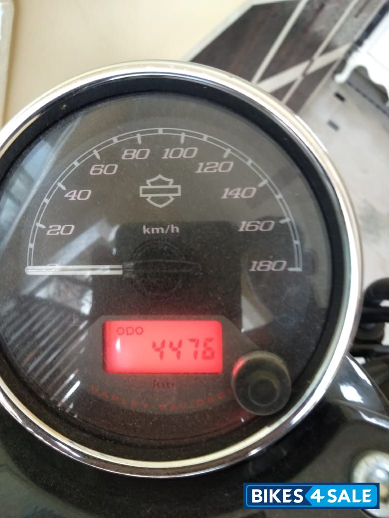 Met Black Harley Davidson Street 750