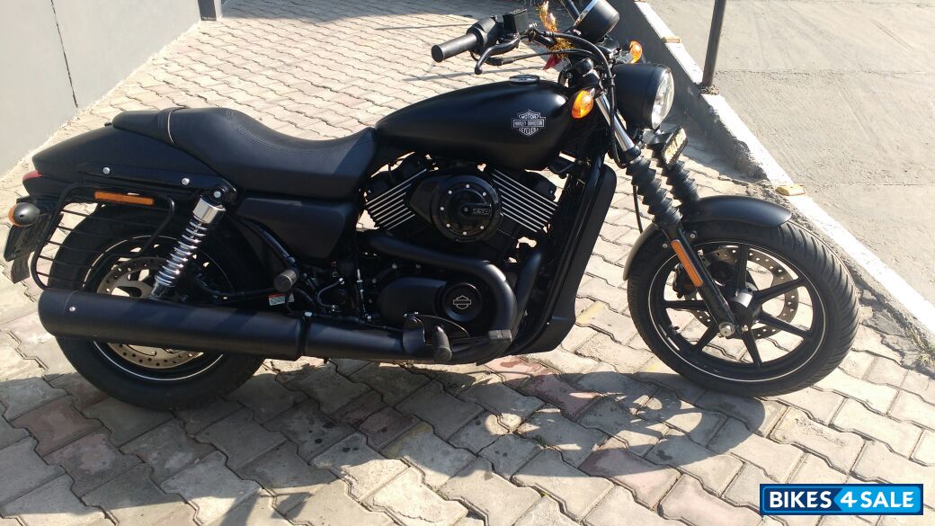 Met Black Harley Davidson Street 750
