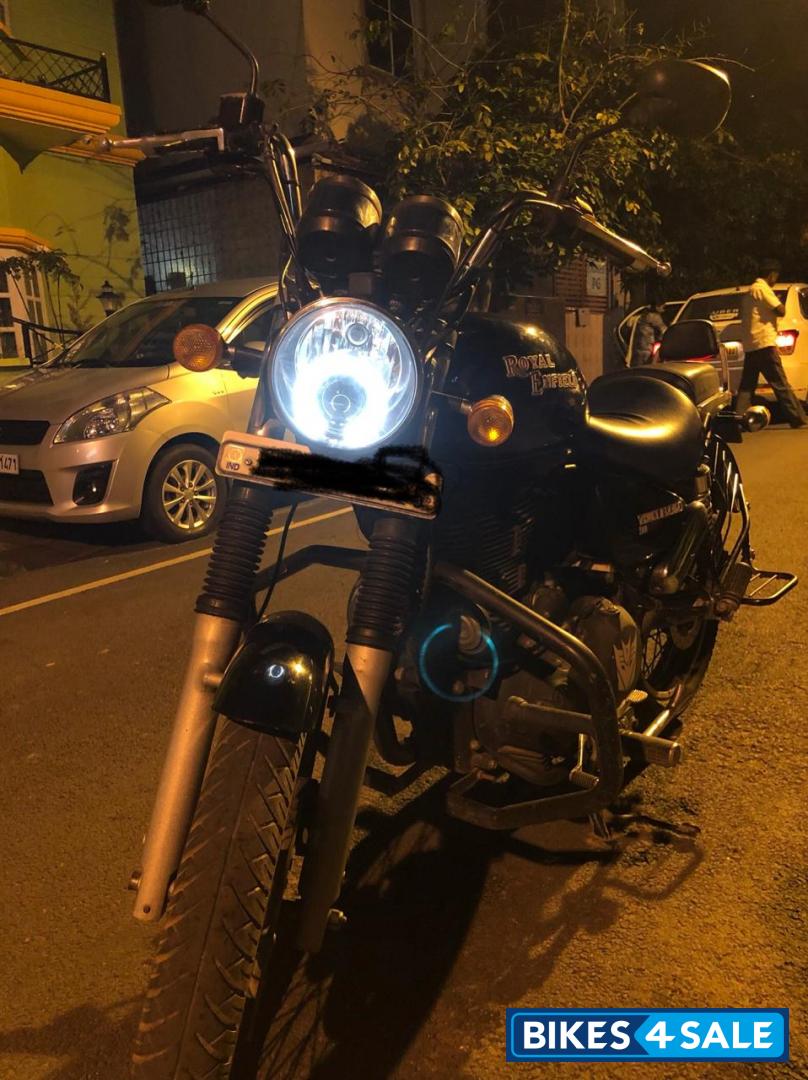 Black Royal Enfield Thunderbird 500