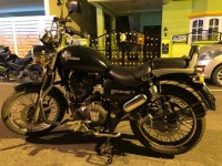 Black Royal Enfield Thunderbird 500
