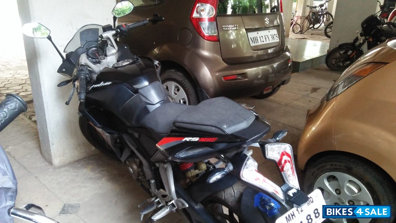 Bajaj Pulsar RS 200