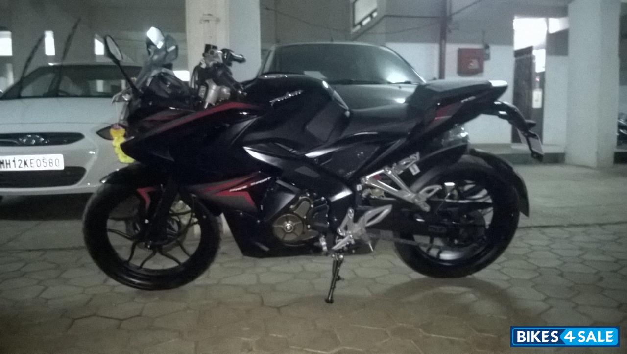 Bajaj Pulsar RS 200