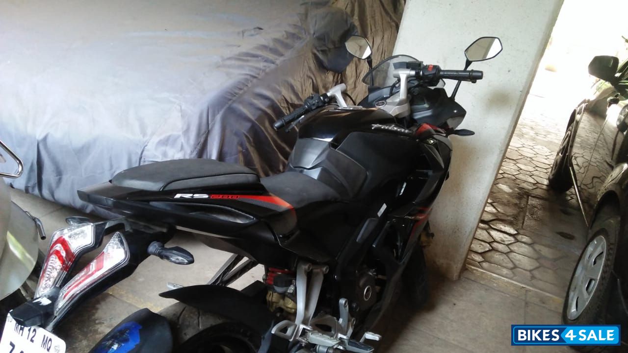 Bajaj Pulsar RS 200