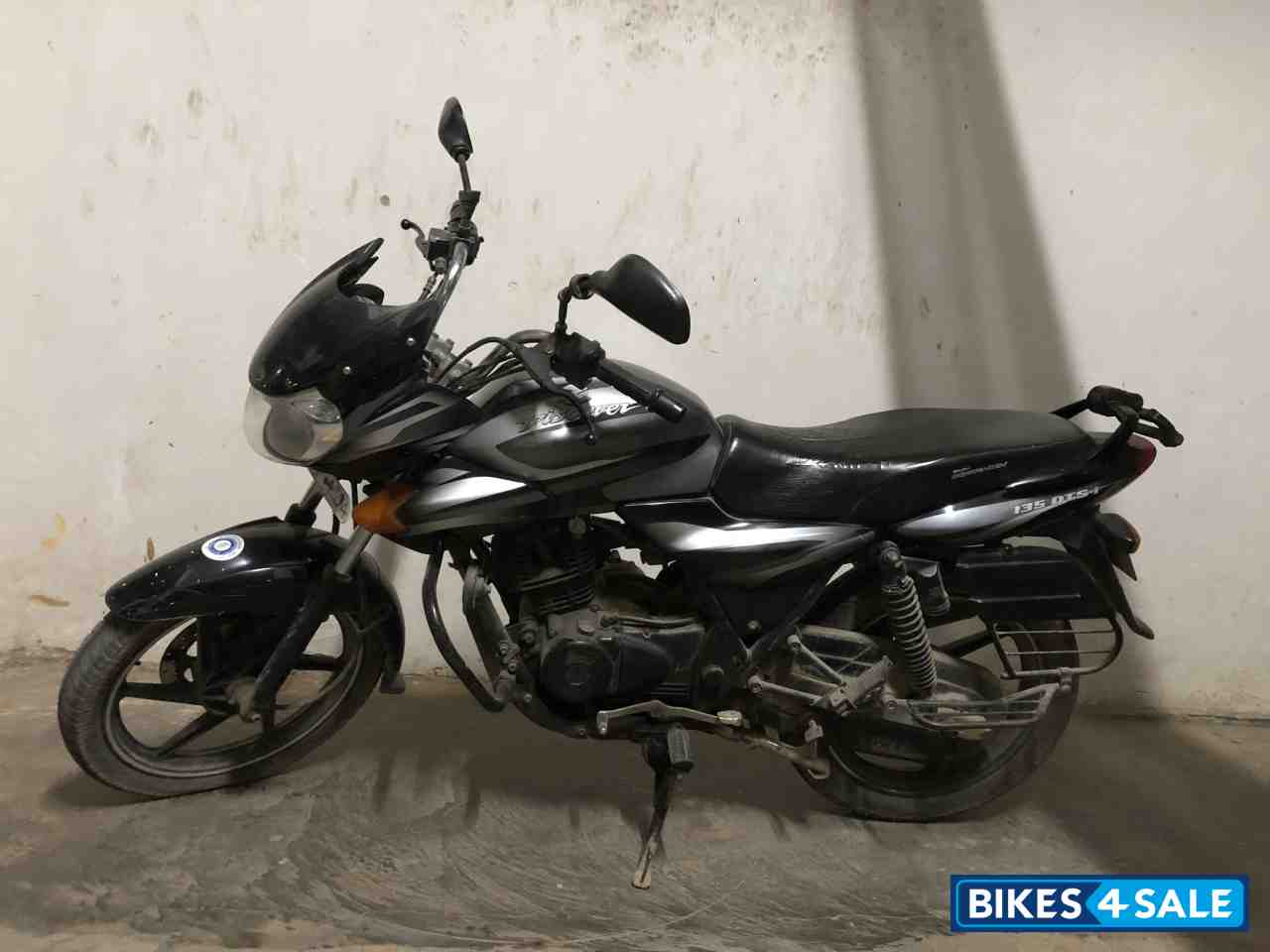 Black And Silver/grey Bajaj Discover DTSi 135