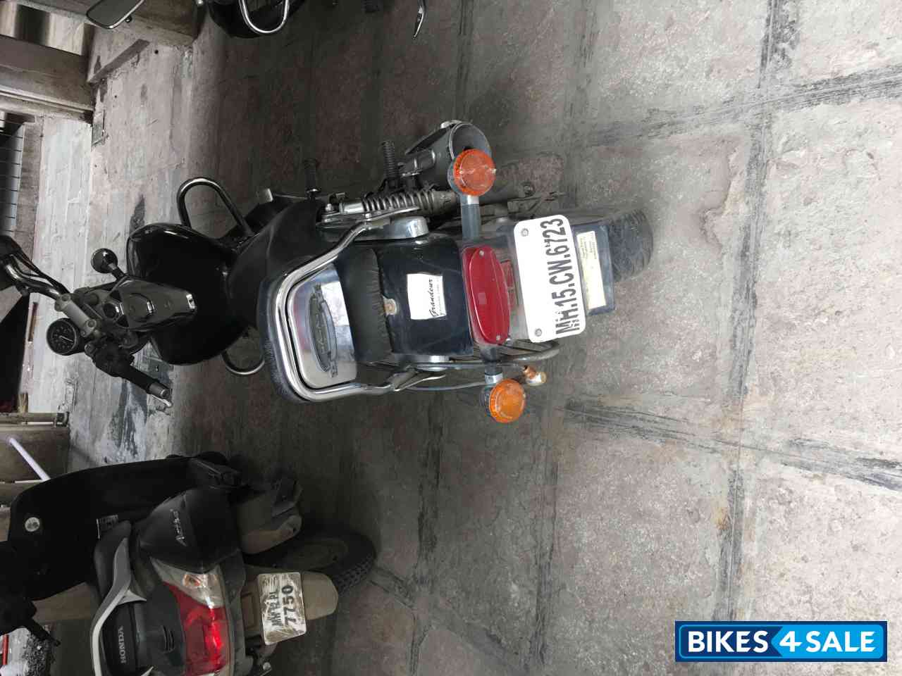 Bajaj Avenger Street 180