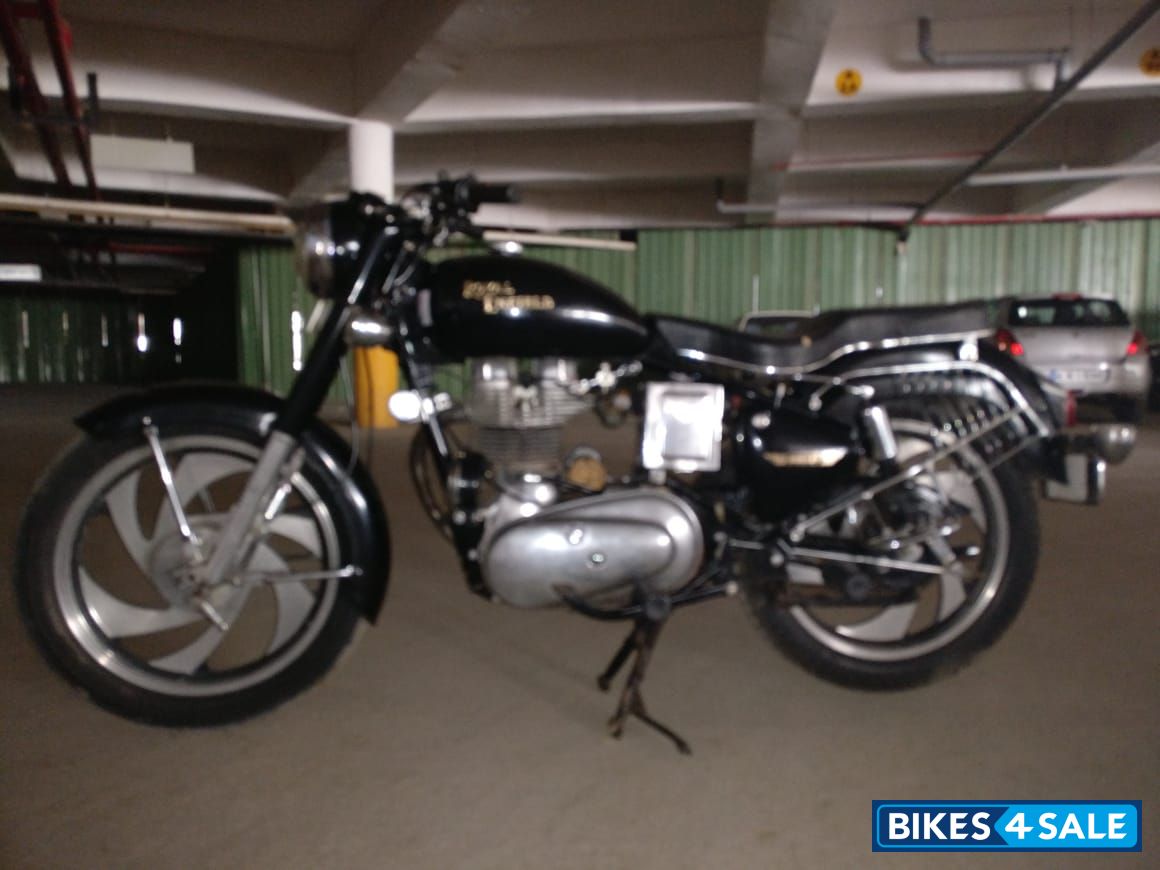 Black Royal Enfield Bullet Standard 350 Black Royal Enfield Bullet Standard 350