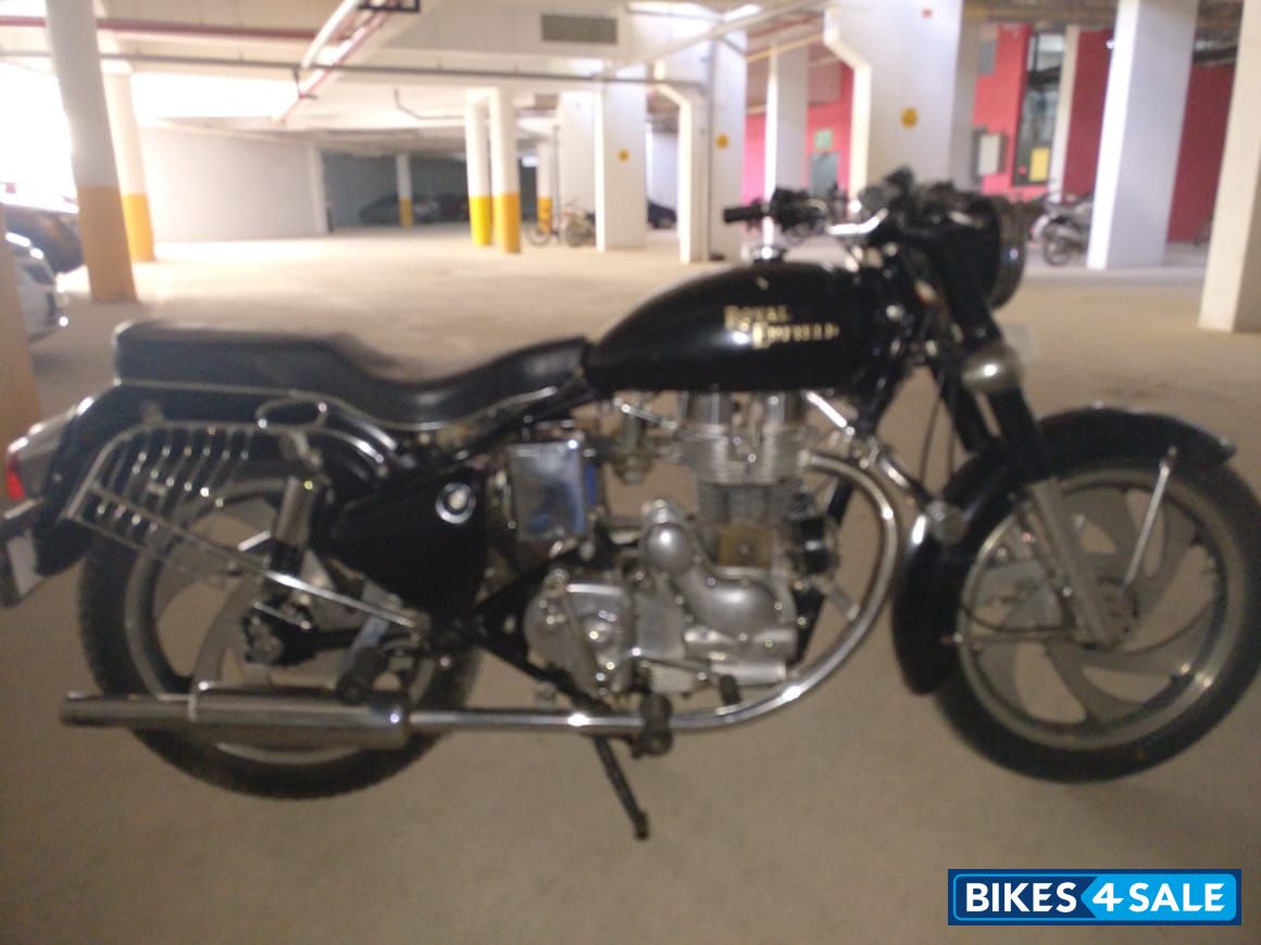 Black Royal Enfield Bullet Standard 350 Black Royal Enfield Bullet Standard 350