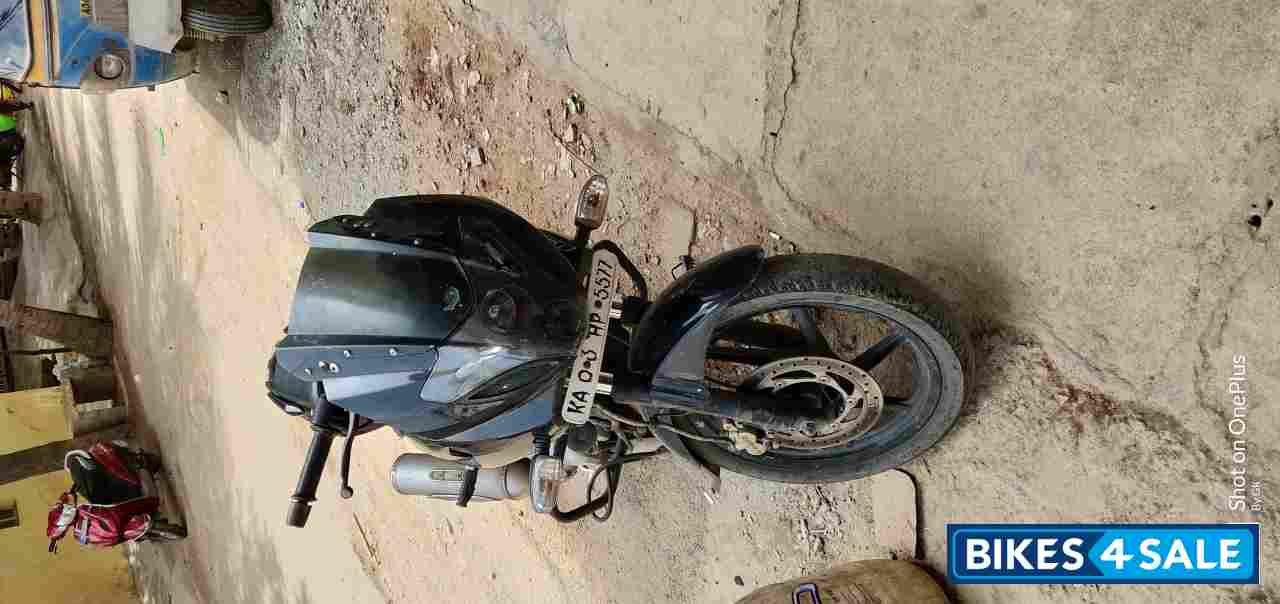 Bajaj Pulsar 220F