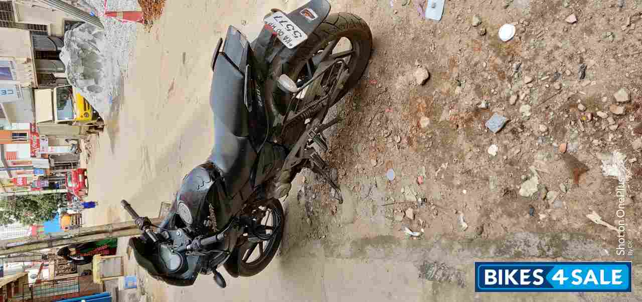 Bajaj Pulsar 220F