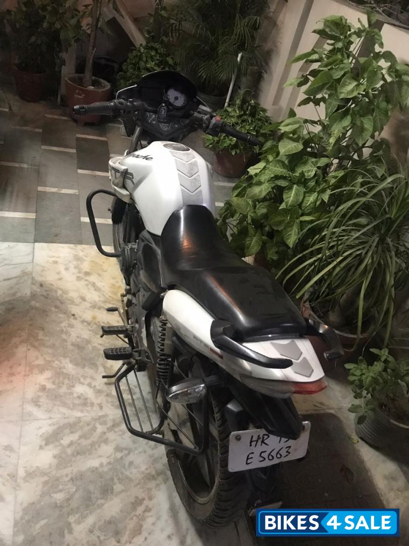 White TVS Apache RTR 180 ABS