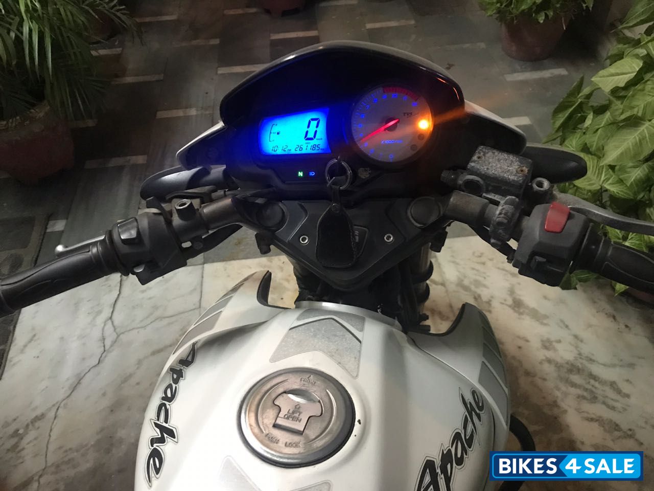 White TVS Apache RTR 180 ABS White TVS Apache RTR 180 ABS