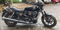 Black Harley Davidson Street 750