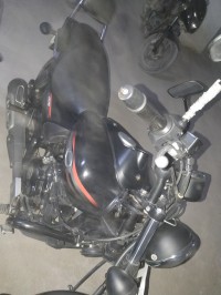 Matt Black Bajaj Avenger Street 220