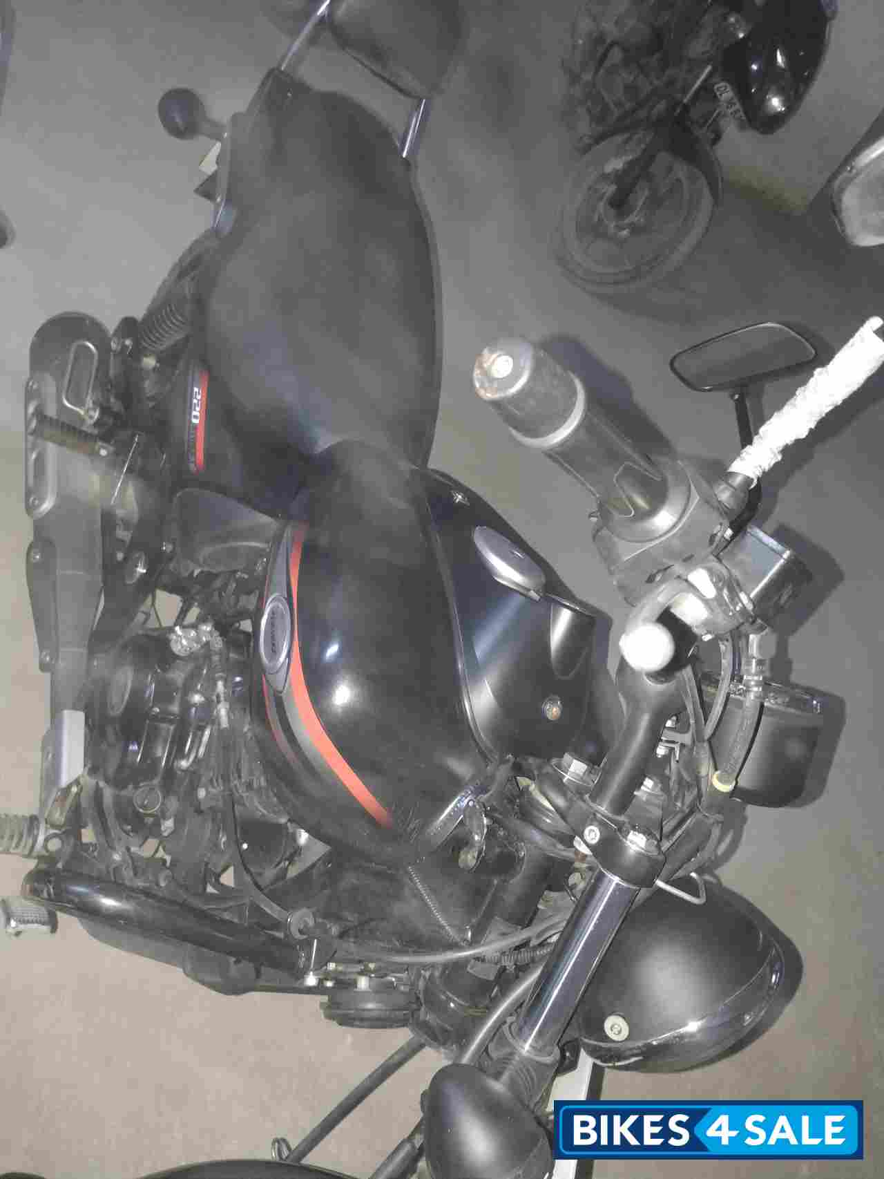 Matt Black Bajaj Avenger Street 220