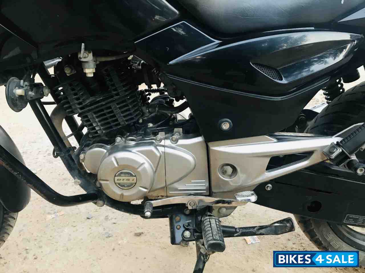 Black Bajaj Pulsar 150 DTSi Black Bajaj Pulsar 150 DTSi