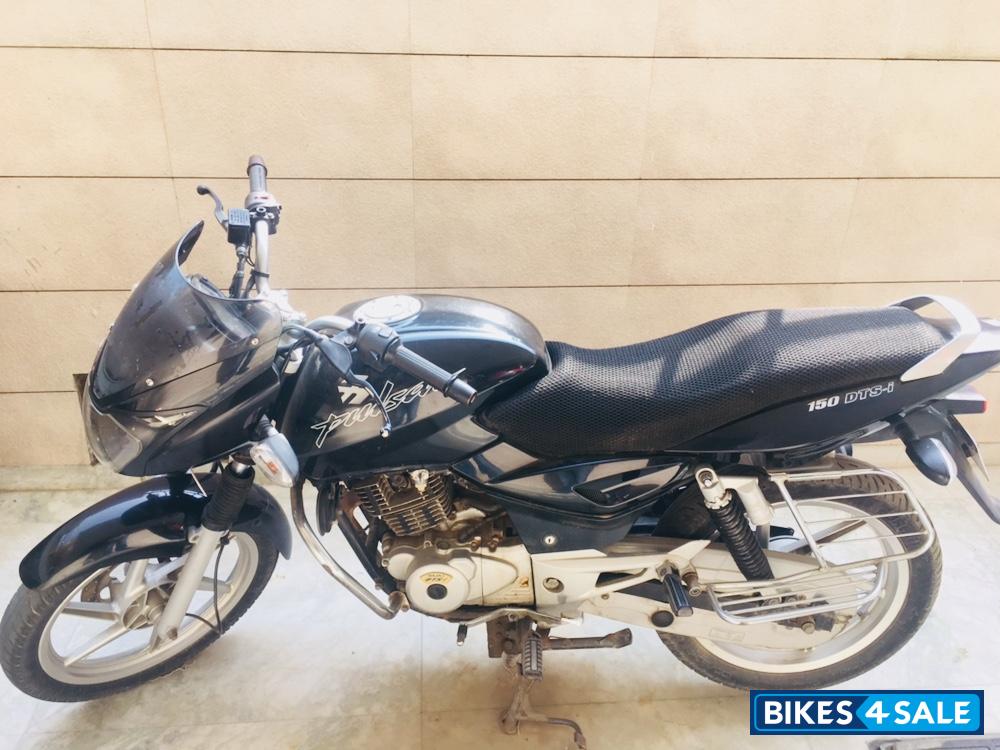 Black Bajaj Pulsar 150 DTSi
