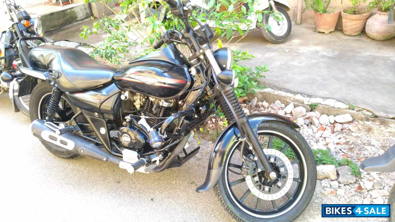 Black Bajaj Avenger Street 220