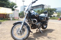 Black Demon Bajaj Avenger Cruise 220