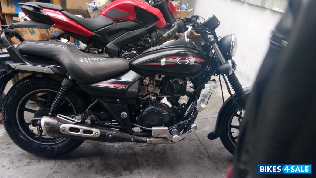 Matte Black Bajaj Avenger Street 220