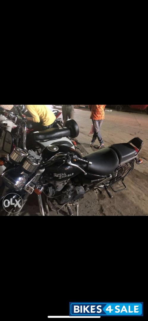 Black Royal Enfield Thunderbird 500