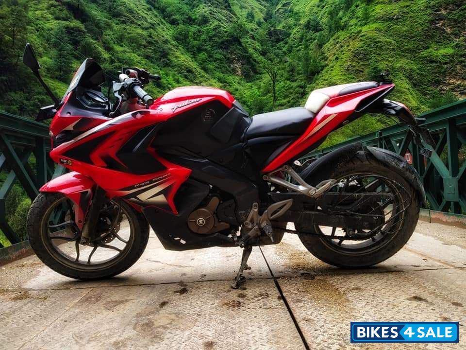 Bajaj Pulsar RS 200