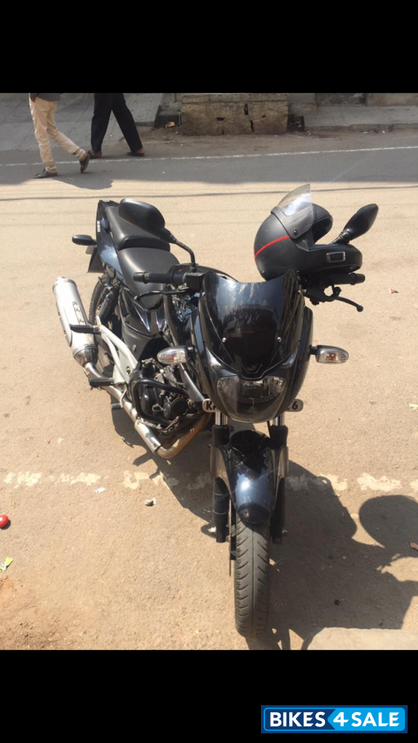 Black Bajaj Pulsar 220 DTSi Black Bajaj Pulsar 220 DTSi