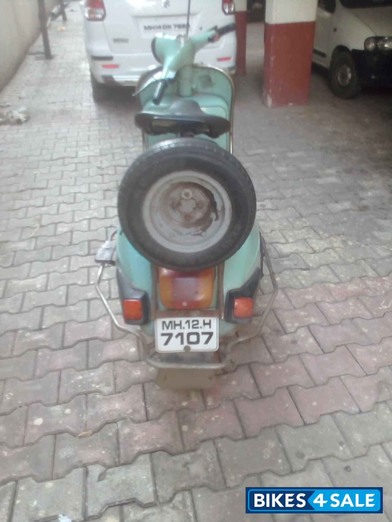 Bajaj 150 Scooter