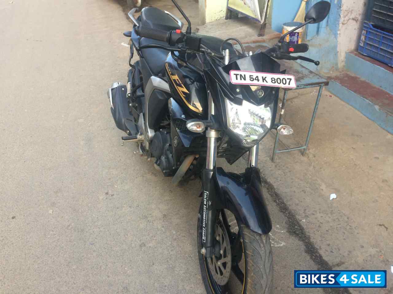 Black Yamaha FZ-S FI V2