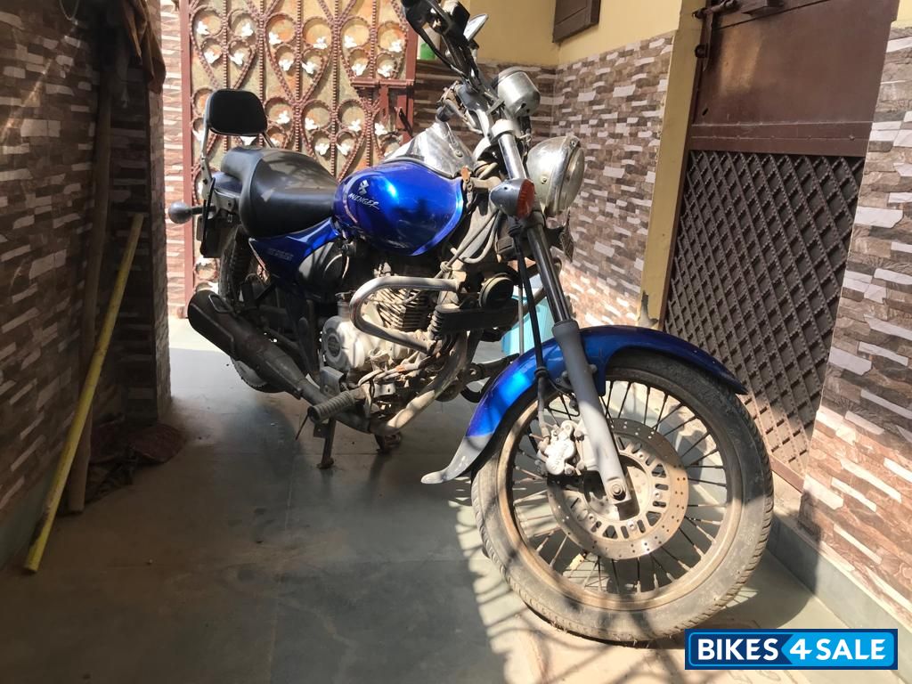 Bajaj Avenger 220 DTS-i