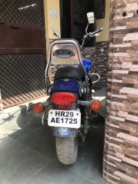 Bajaj Avenger 220 DTS-i