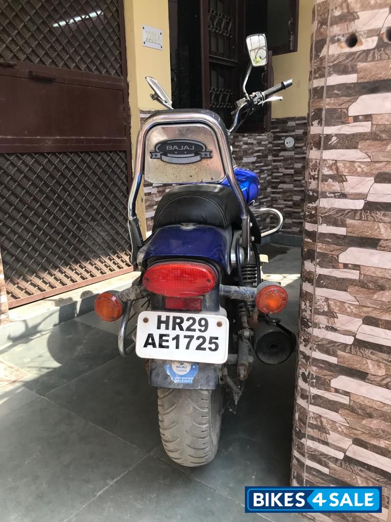 Bajaj Avenger 220 DTS-i