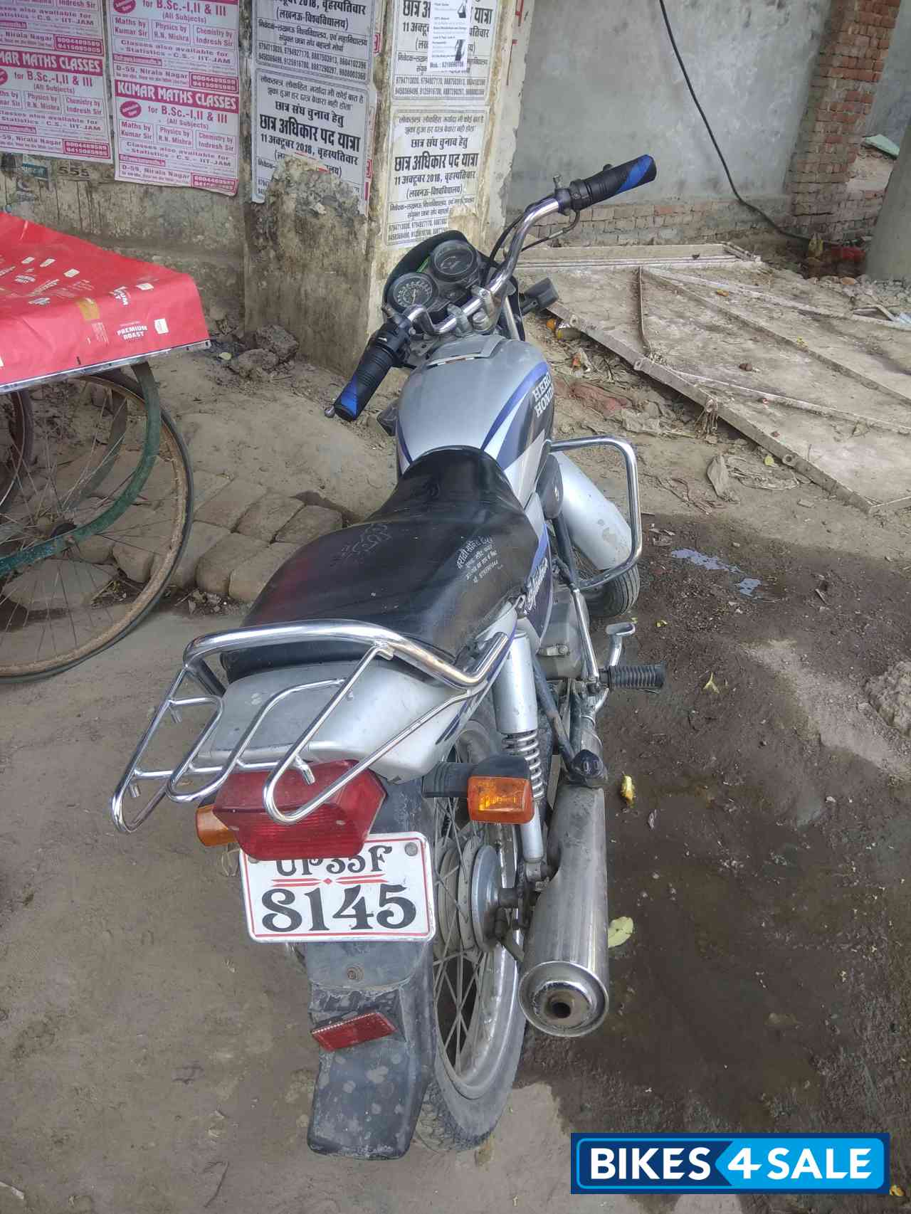 White Blue Hero Splendor